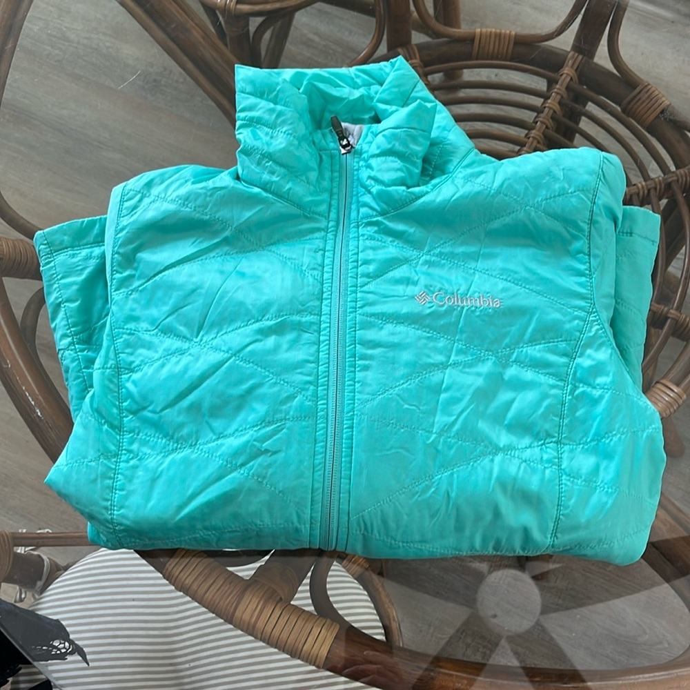Columbia light puffer jacket in teal